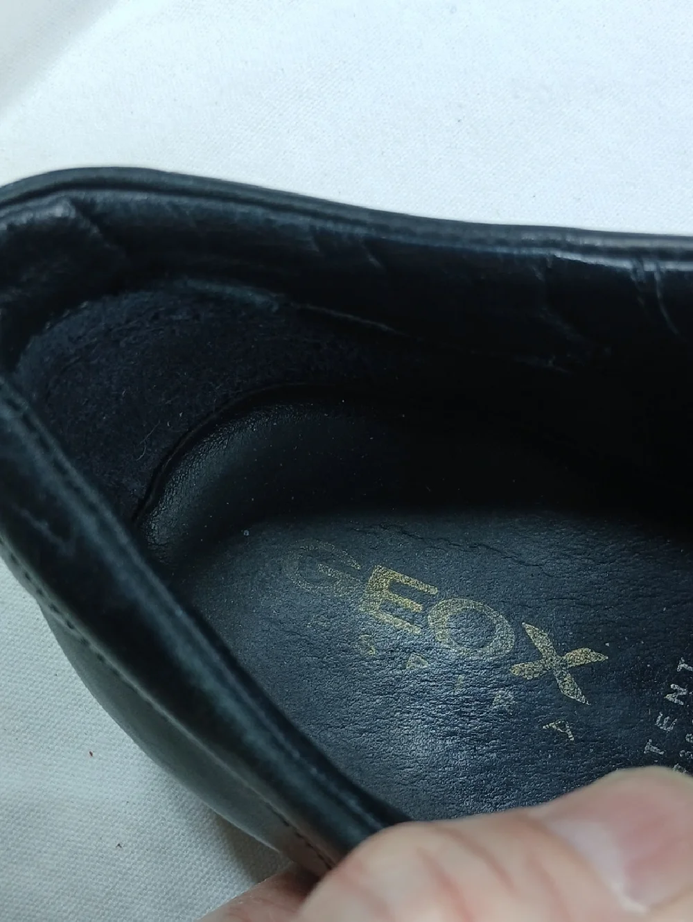 Geox mens Black Leather Slip-On with Gold Logo size 11ß
